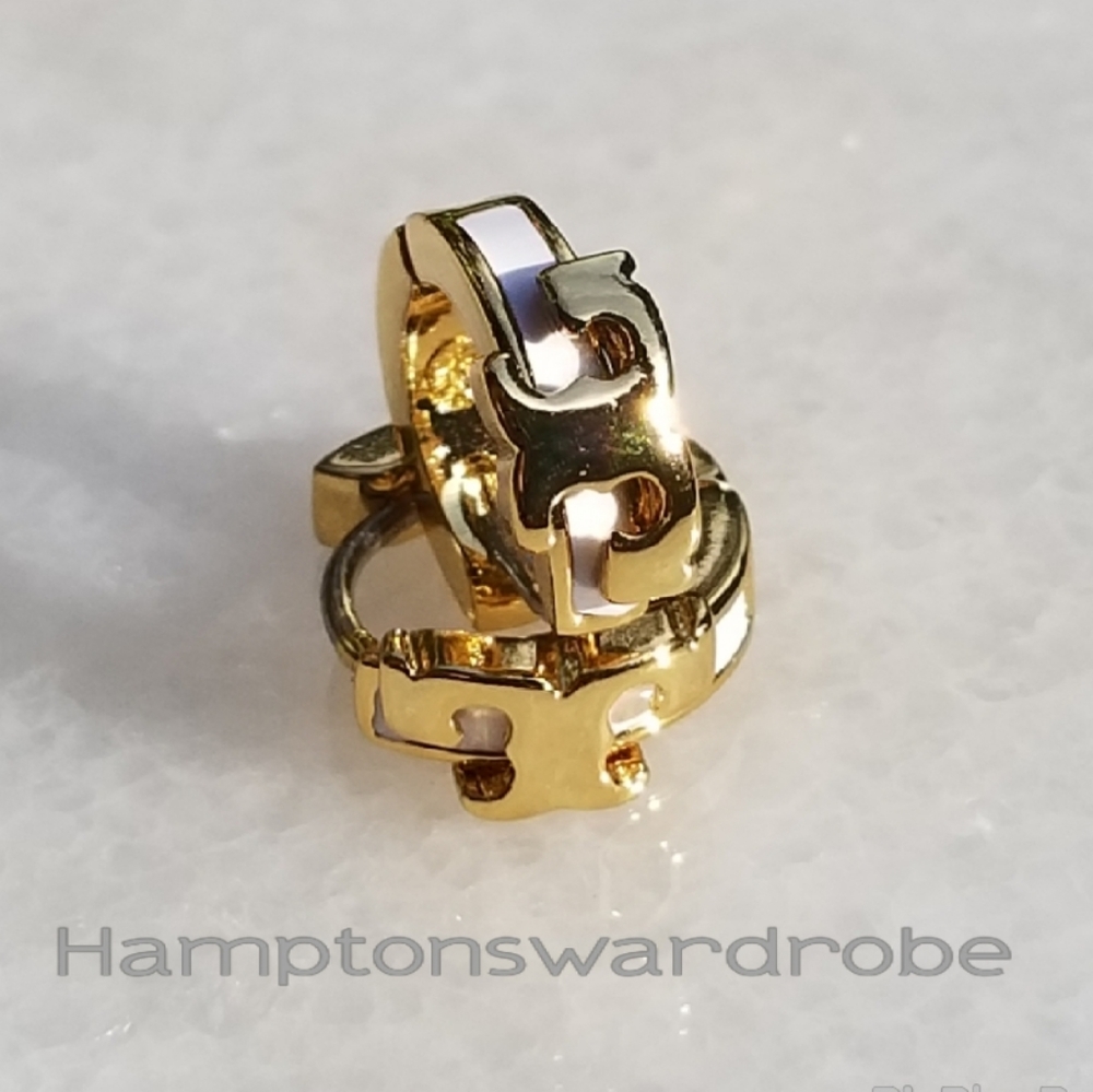 Tory Burch⛱ Serif T Enamel & 14K Plt Huggie eargs